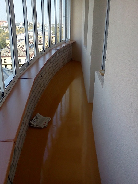 Заливка стяжки пола на балконе и лоджии
